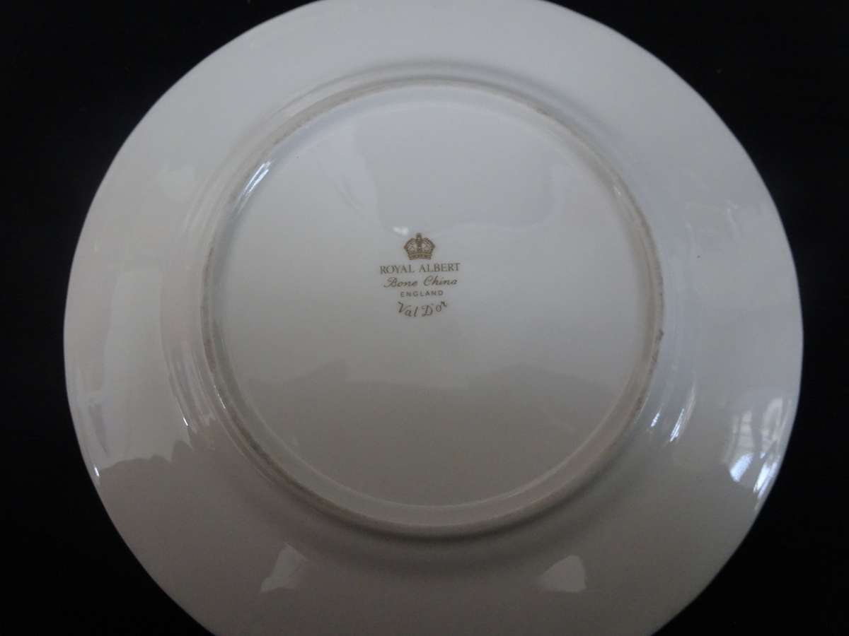 Two Beautiful Vintage Royal Albert Bone China `Val D'Or` Trios (BIDDING PER ITEM)
