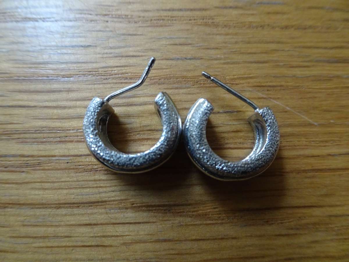 Lovely Set Of Sterling Silver Hoop Stone Earrings - Clearly Marked 925 - 4.6 Grams - No Butterflies