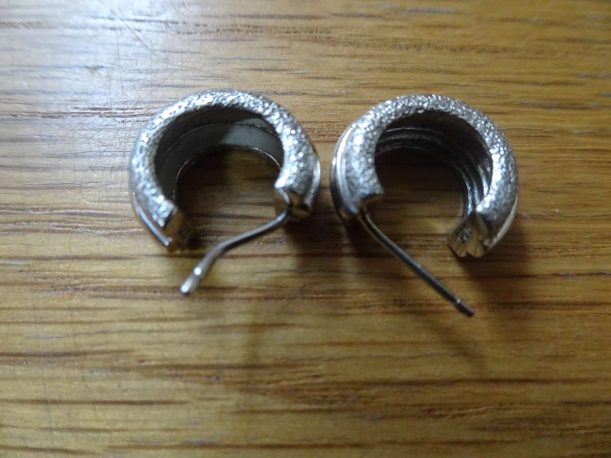 Lovely Set Of Sterling Silver Hoop Stone Earrings - Clearly Marked 925 - 4.6 Grams - No Butterflies