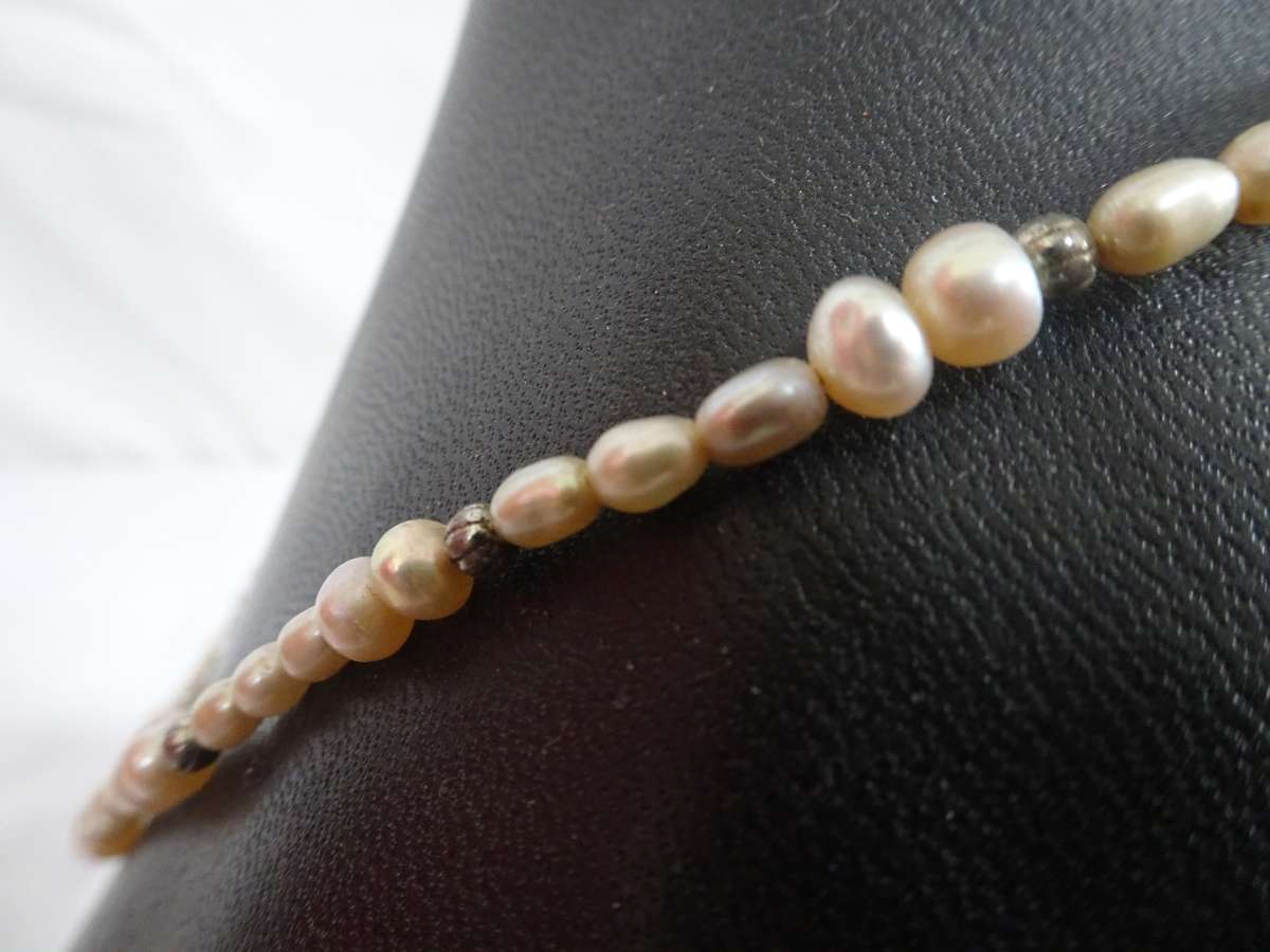 Gorgeous Vintage Fresh Water Pearl Necklace  - In Good Condition