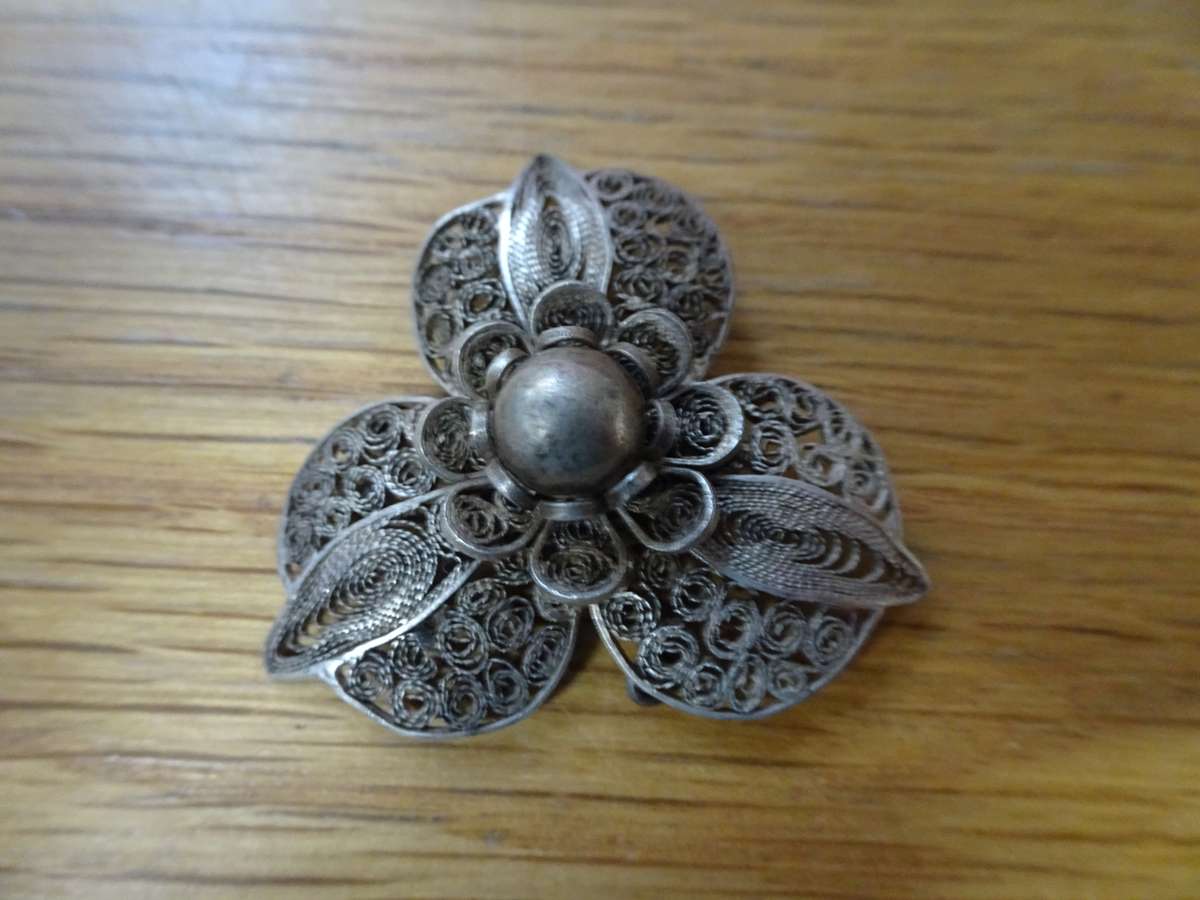 Stunning 800 Sterling Intricate Dressy Classy Floral Brooch - 5.2 Gram - See Bend In Pin On Images