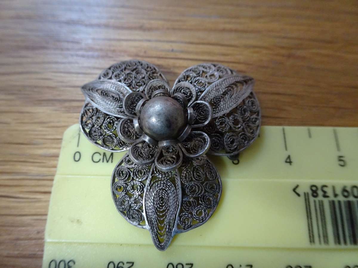 Stunning 800 Sterling Intricate Dressy Classy Floral Brooch - 5.2 Gram - See Bend In Pin On Images