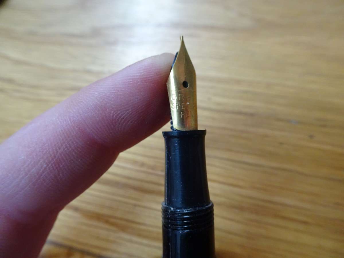 Stunning Vintage Black Hifra 4251 Fountain Pen - On Nip - "Orbit Special Pen"