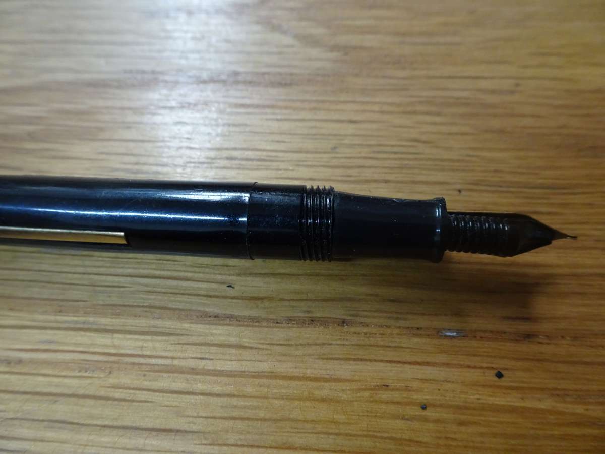 Stunning Vintage Black Hifra 4251 Fountain Pen - On Nip - "Orbit Special Pen"