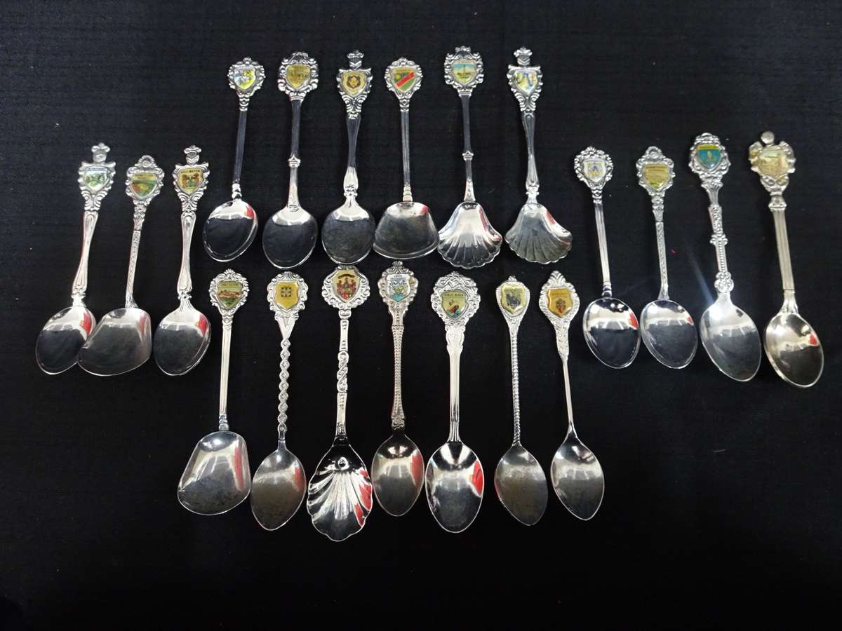Vintage Joblot Of Twenty Interesting Teaspoons - See My Description