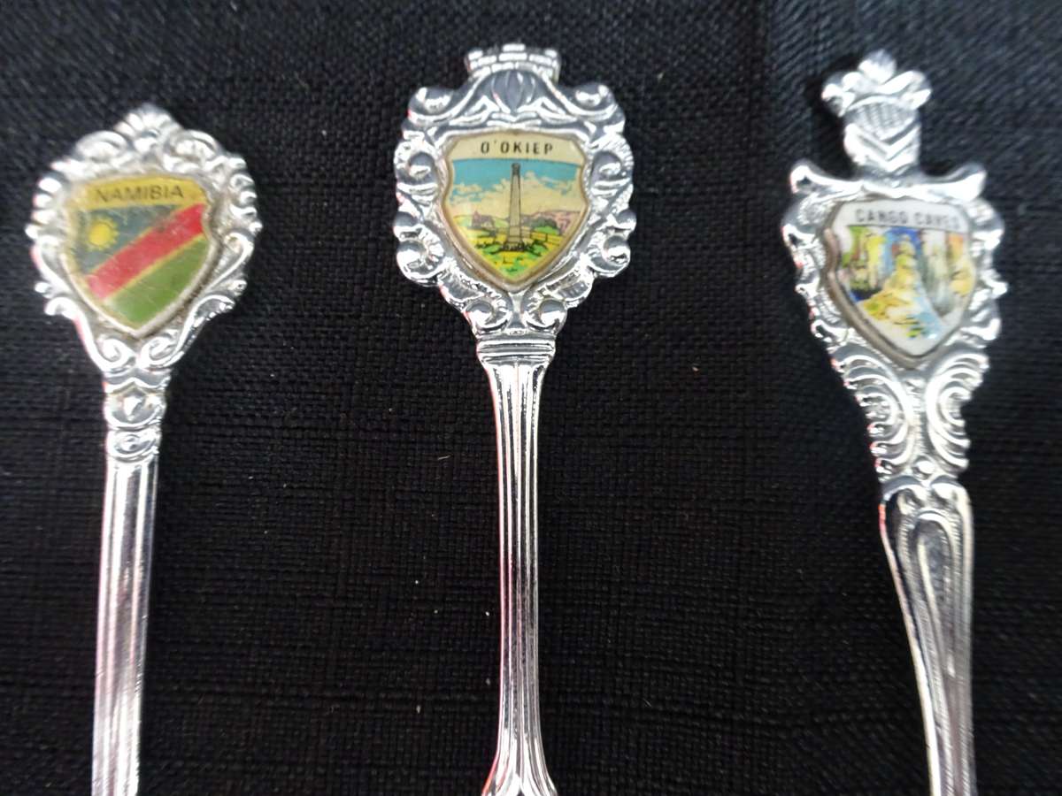 Vintage Joblot Of Twenty Interesting Teaspoons - See My Description