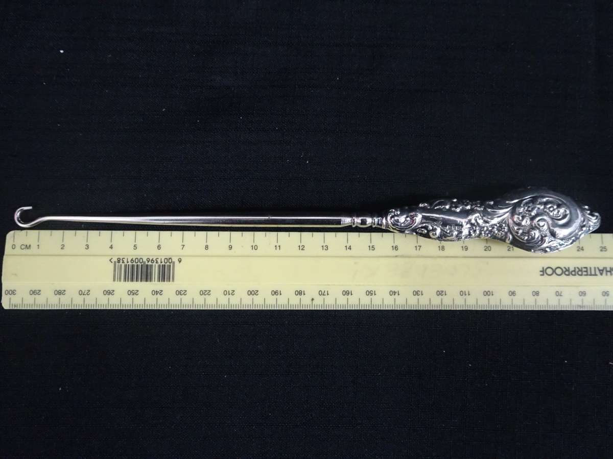 Stunning Hallmarked Sterling Silver Button Hook - 24cm Long - See Description - (Total W 55 Gram)