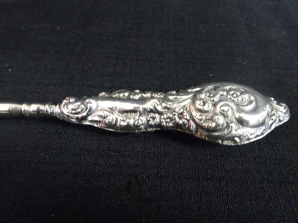 Stunning Hallmarked Sterling Silver Button Hook - 24cm Long - See Description - (Total W 55 Gram)