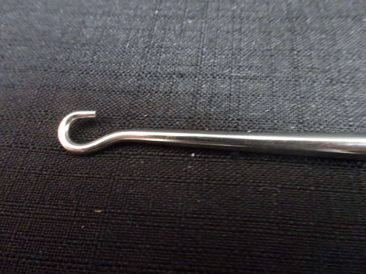 Stunning Hallmarked Sterling Silver Button Hook - 24cm Long - See Description - (Total W 55 Gram)