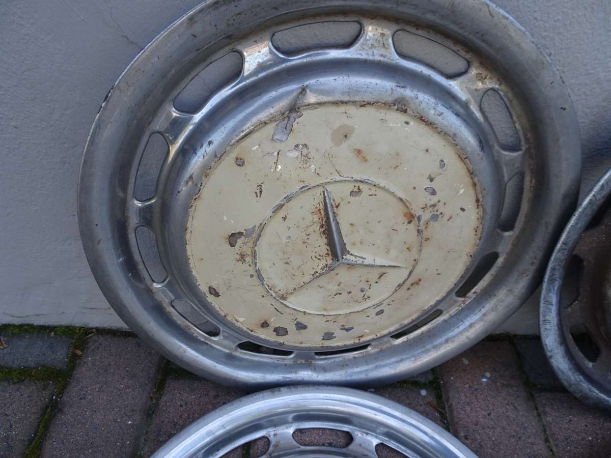 Collection Of Fifthteen Mercedes Benz Wheel Trimmings - In Secondhand Condition (View Images)