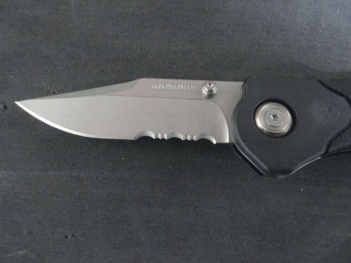 Stunning Leatherman H501 Lock Back Knife With Serrated Blade - In Excellent Condition