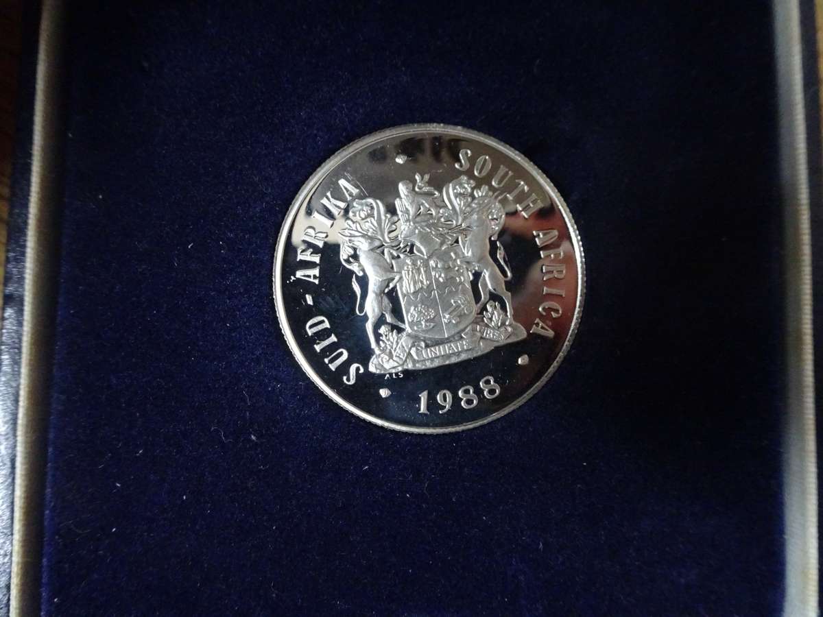 1988 South Africa Dias Silver One Rand Coin - In Original Case - In Excellent Condition