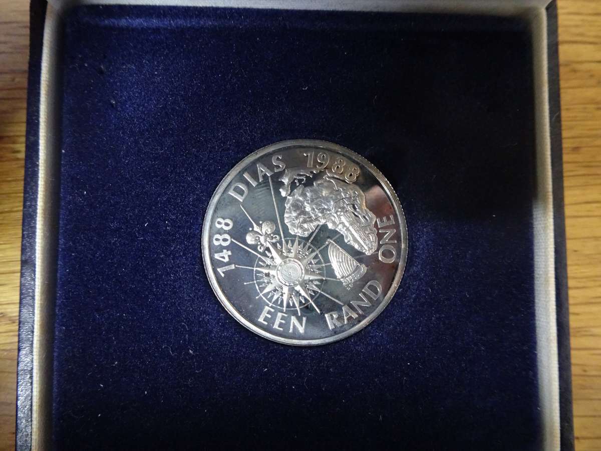 1988 South Africa Dias Silver One Rand Coin - In Original Case - In Excellent Condition
