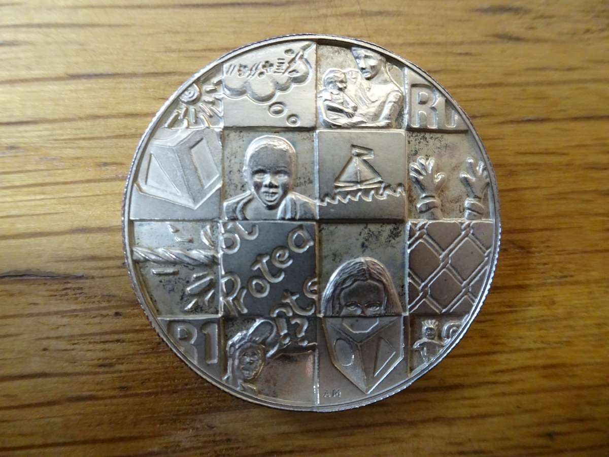 1998 South Africa Silver R1 Protea Year of the Child Mintage Coin - Excellent Condition