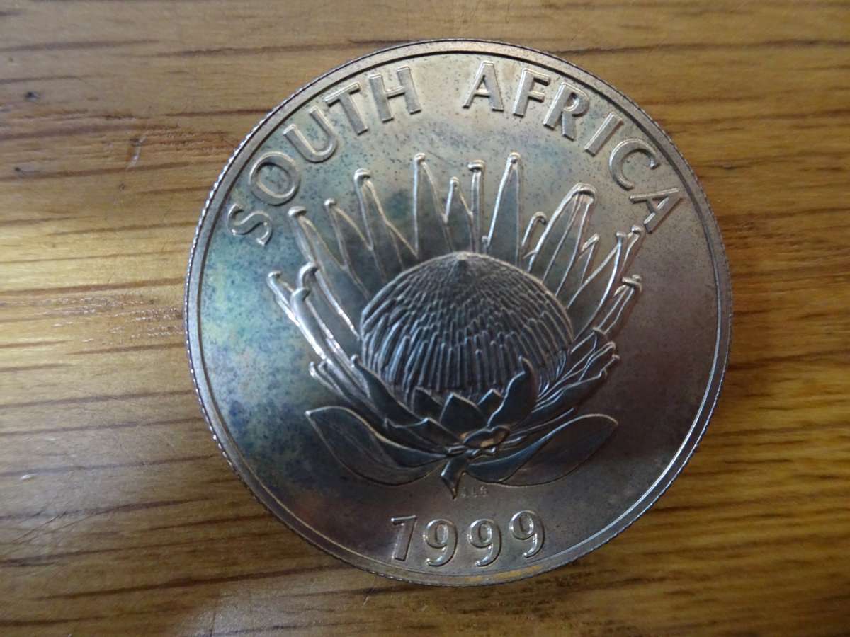 1999 South Africa Silver R1 Protea Uncirculated Gold Mining Mintage - In Excellent Condition