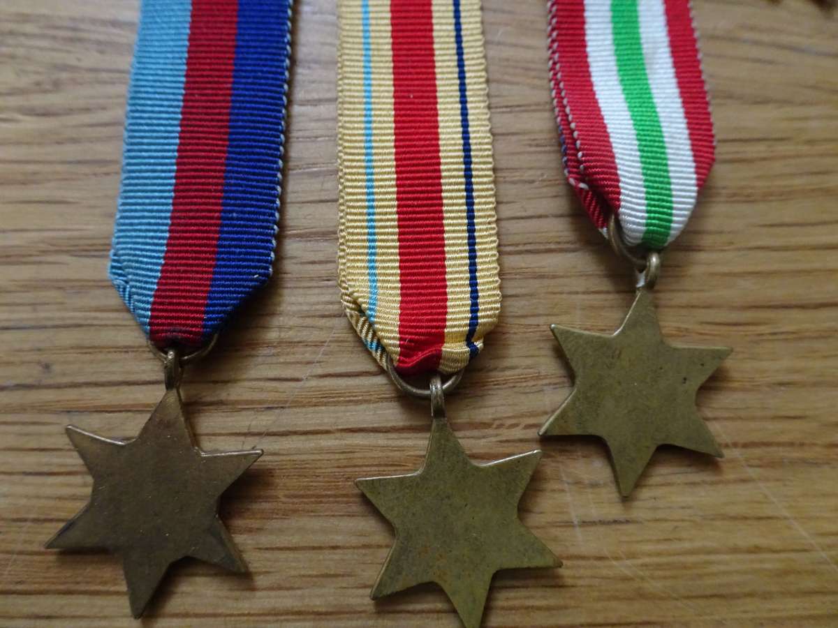 Eight WW1 And WW2 Miniature Medals - In Excellent Condition
