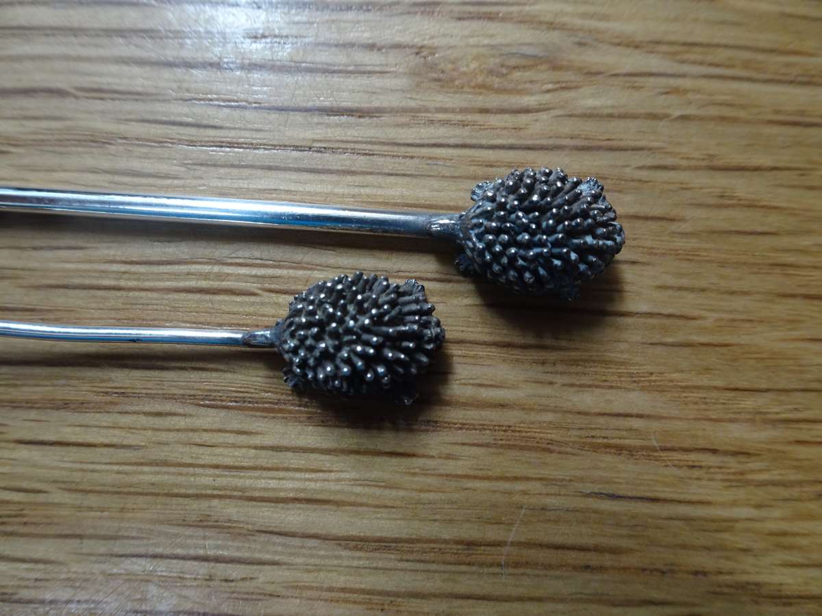 2x Beautiful 925 Sterling Silver Spoons With Porcupines On The Stem - 13.8 Gram - Clearly Marked 925