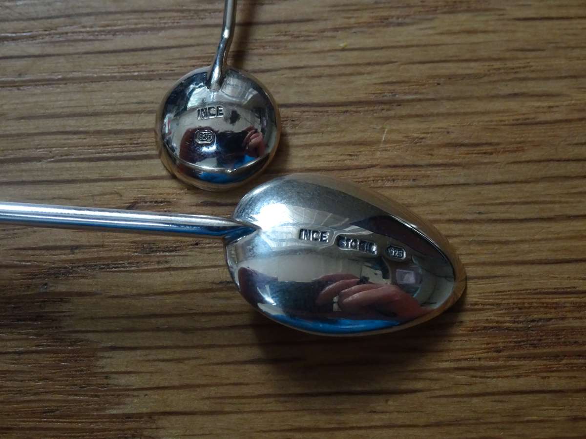 2x Beautiful 925 Sterling Silver Spoons With Porcupines On The Stem - 13.8 Gram - Clearly Marked 925