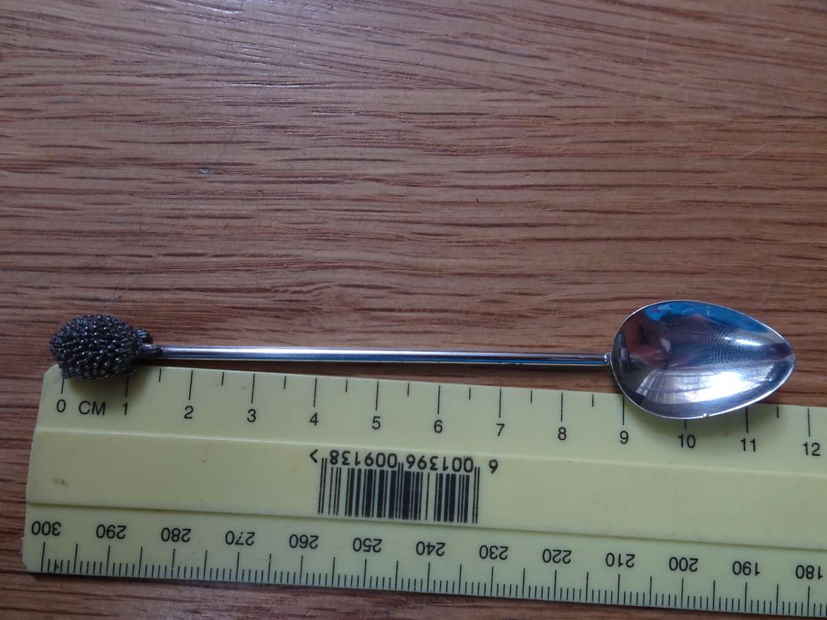 2x Beautiful 925 Sterling Silver Spoons With Porcupines On The Stem - 13.8 Gram - Clearly Marked 925