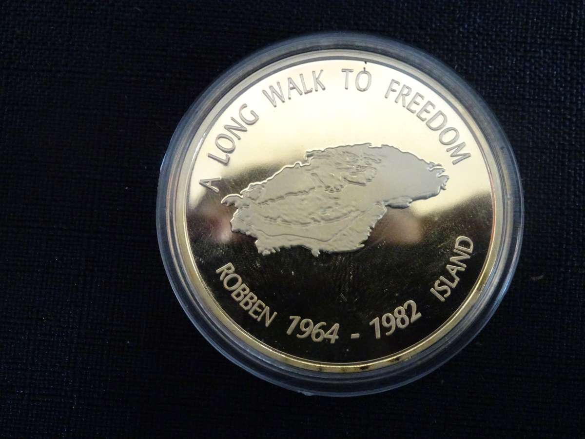 Stunning Nelson Rolihlahla Mandela Medallion - A Long Walk To Freedom Robben 1964-1982 Island