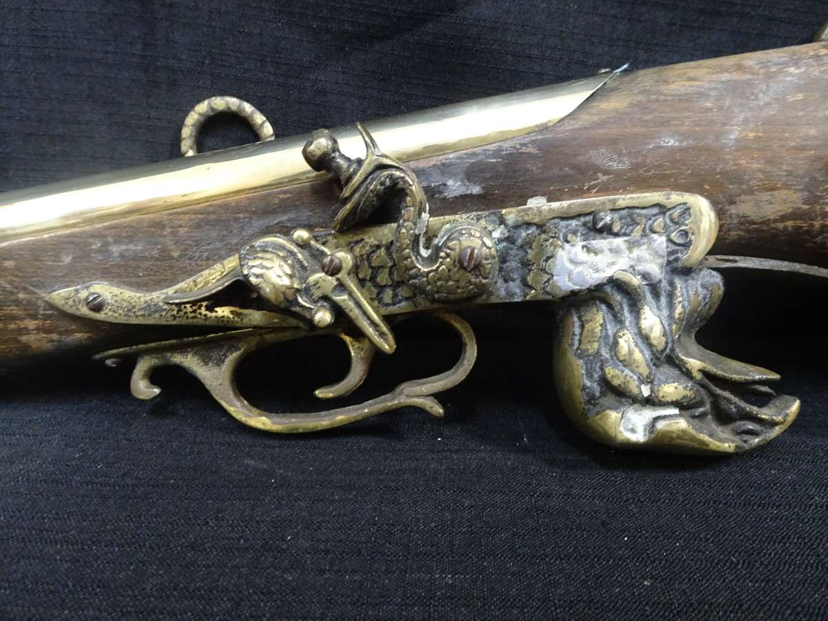 Vintage Replica Flint Lock Pistol With Brass Inlay - Made In England With Brass Mounting Brackets