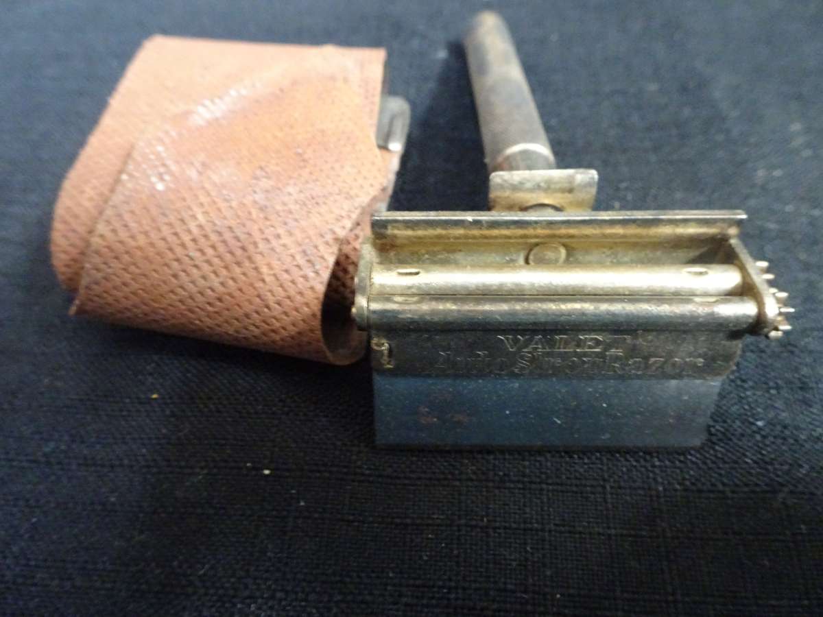Collection Of Three Vintage Razors - See My Description