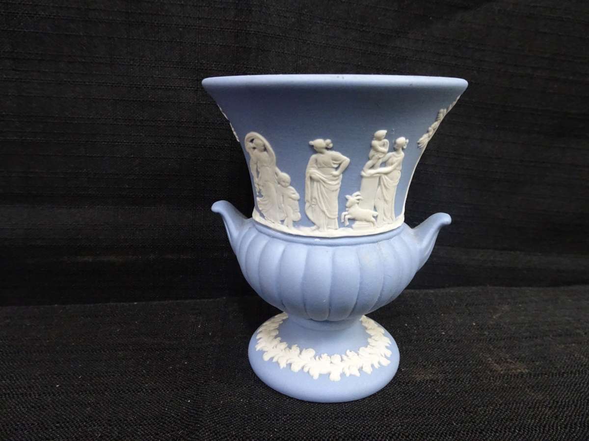 Stunning Vintage Wedgwood Blue Jasperware Pedestal Vase/Amphora - Made England