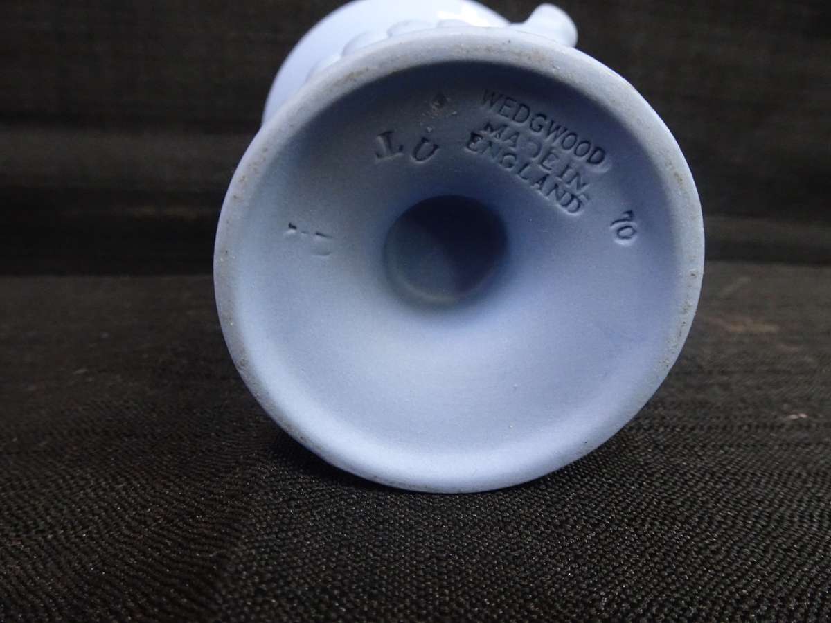 Stunning Vintage Wedgwood Blue Jasperware Pedestal Vase/Amphora - Made England