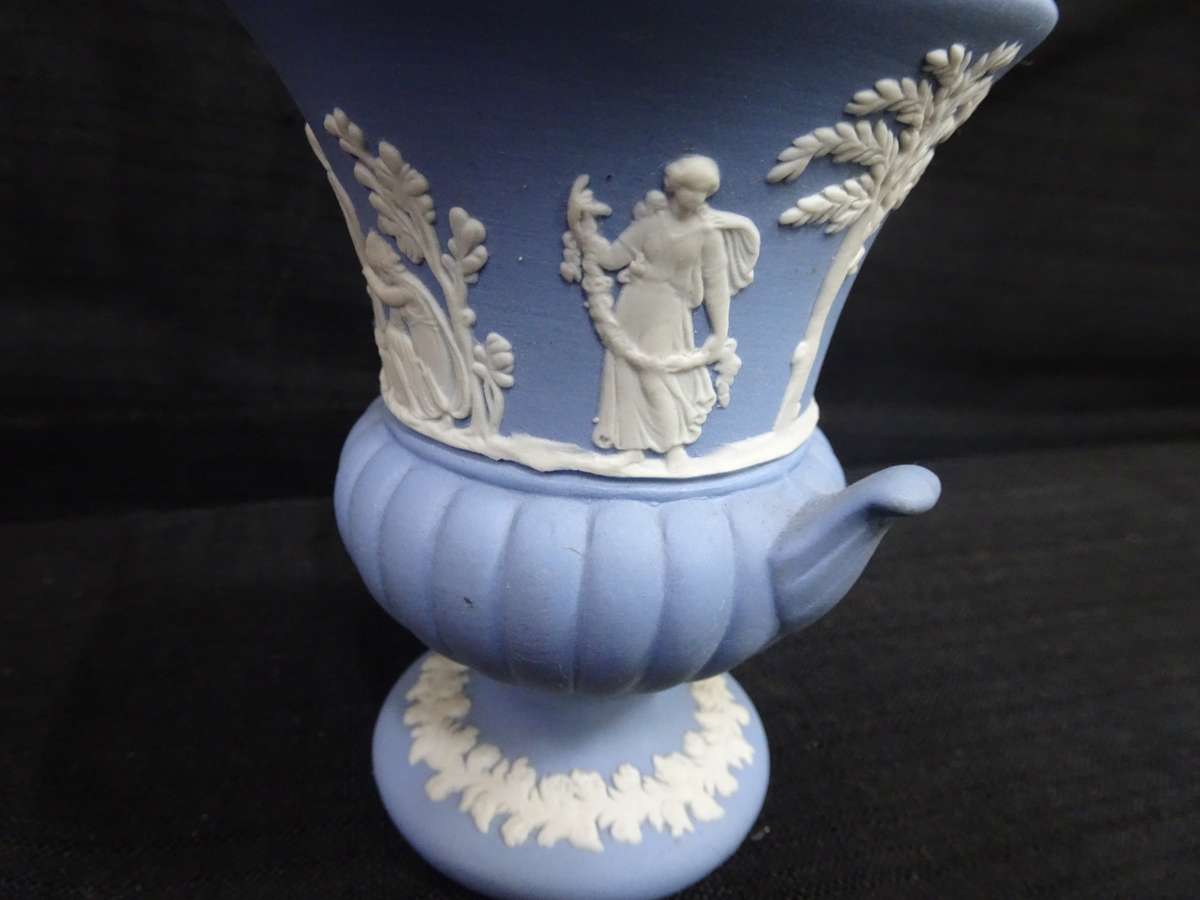 Stunning Vintage Wedgwood Blue Jasperware Pedestal Vase/Amphora - Made England
