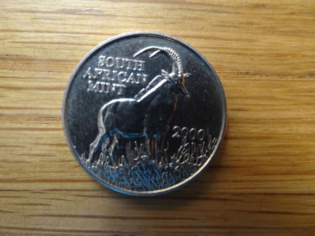 Eight World Coin 2000 Tokens - South African Mint - Bidding Per Token -In Excellent Condition