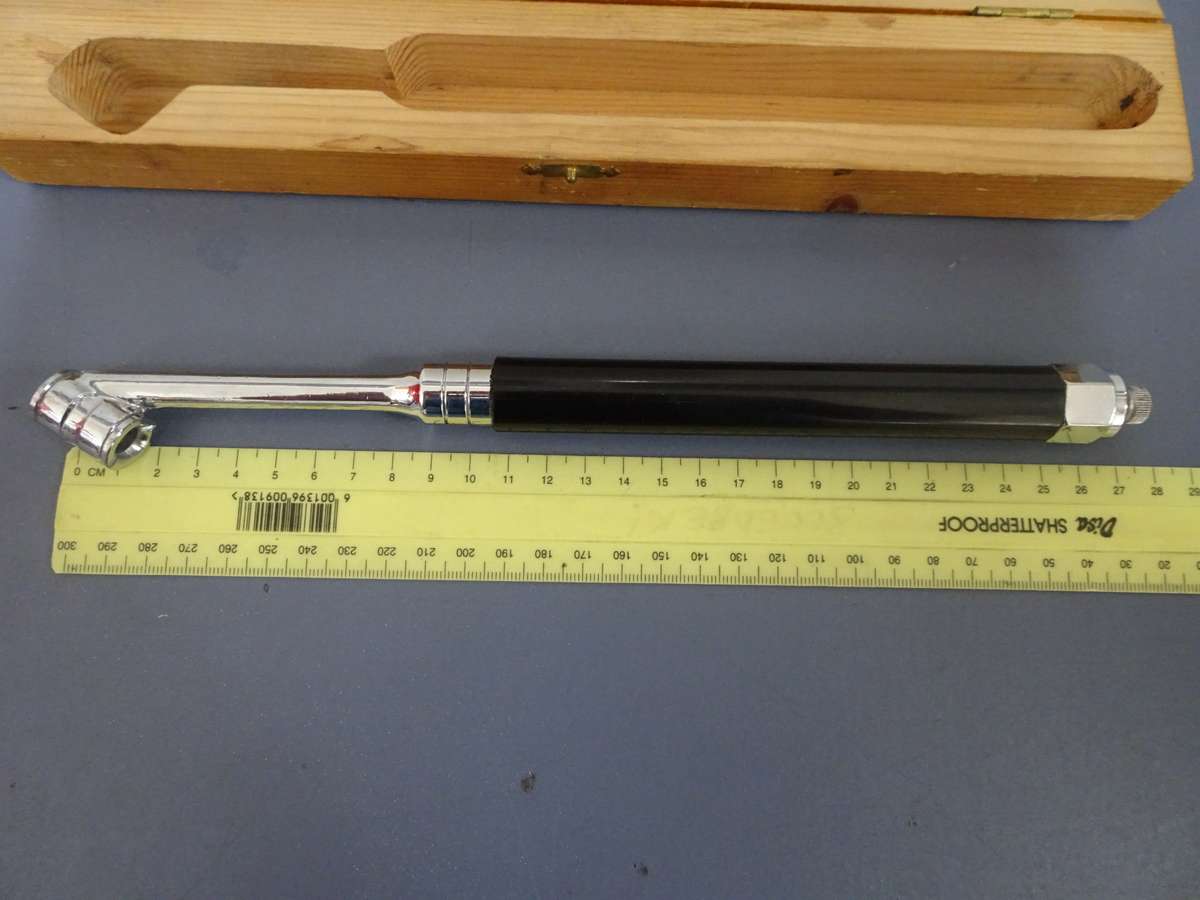 Stunning Dunlop Pressure Gauge No. 40 - 20-120lbs - In Good Condition