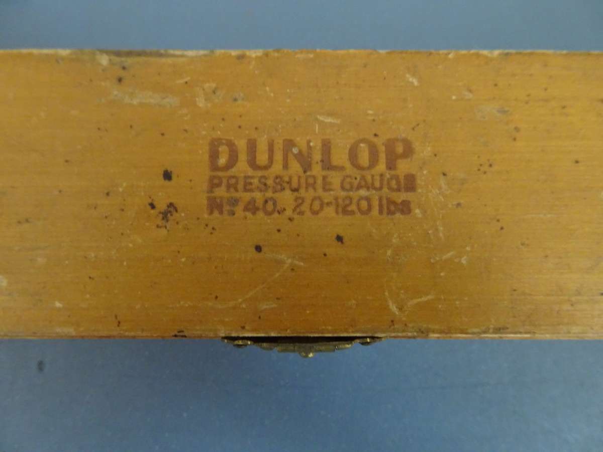 Stunning Dunlop Pressure Gauge No. 40 - 20-120lbs - In Good Condition
