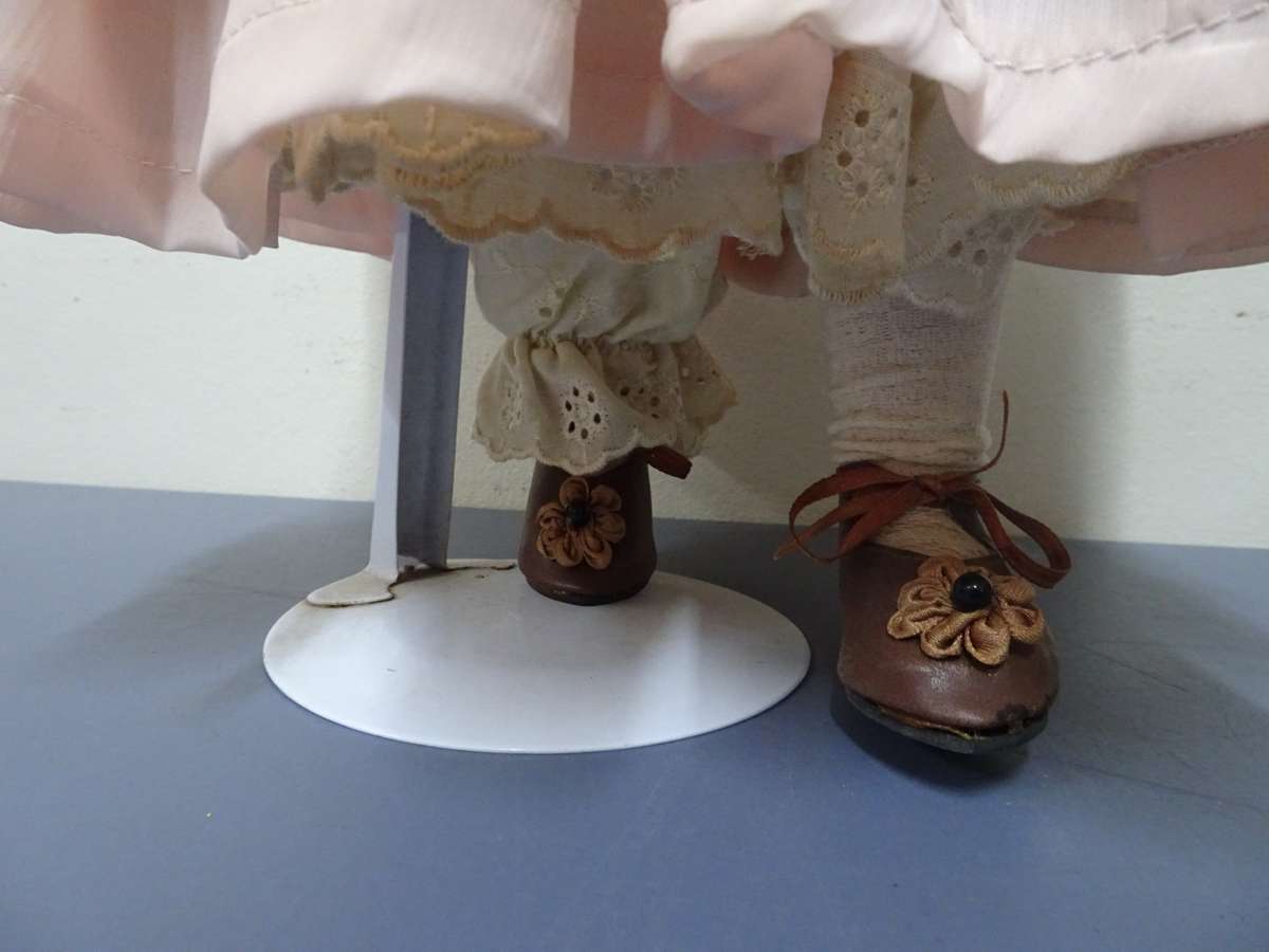 Lovely 1980's Vintage Porcelain Doll On Stand - 50cm Hight - In Very Good Condition