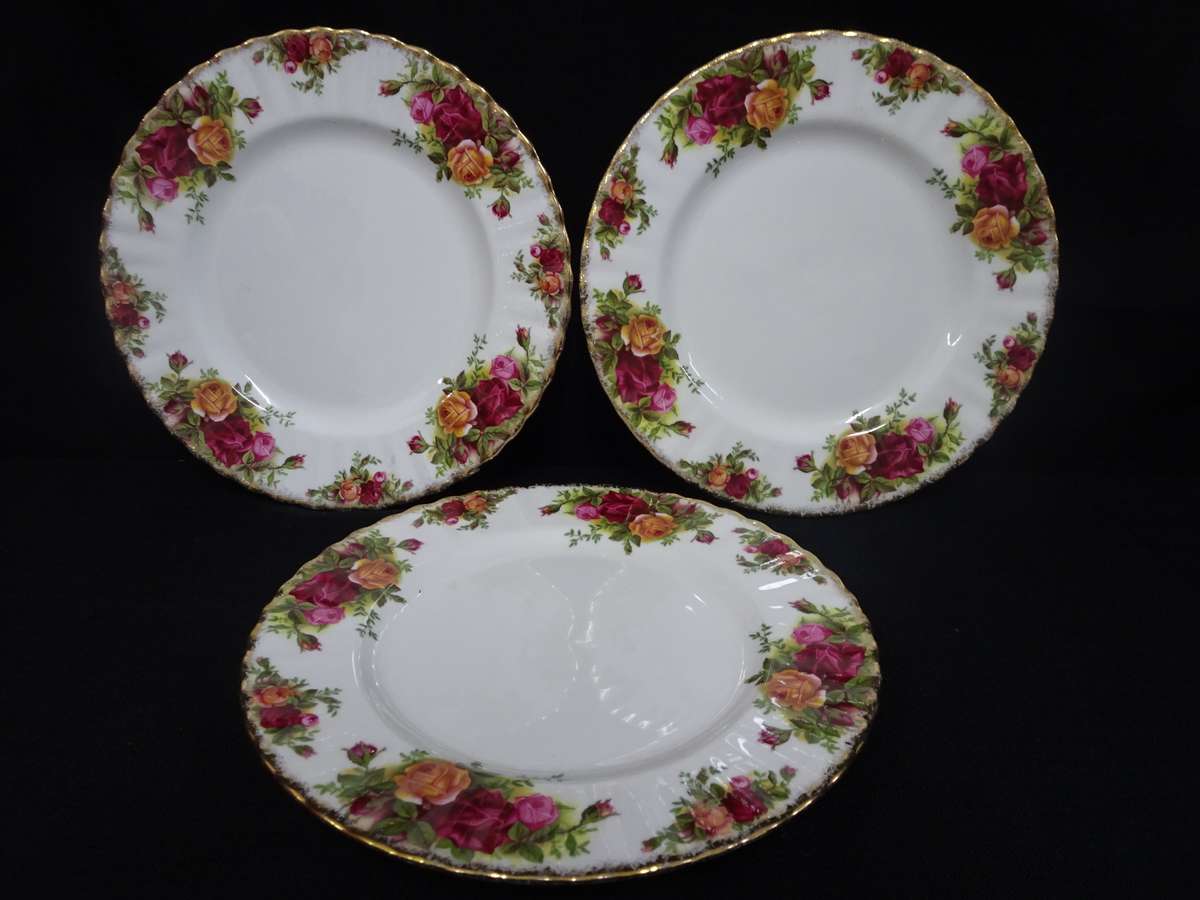Three Beautiful Vintage Royal Albert Old Country Roses Salad/Side Plates (Bidding Per Plate)