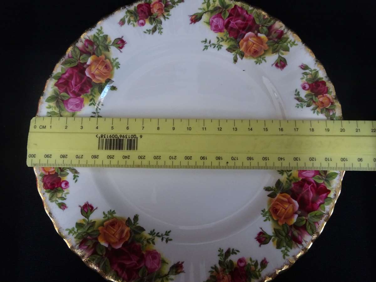 Three Beautiful Vintage Royal Albert Old Country Roses Salad/Side Plates (Bidding Per Plate)