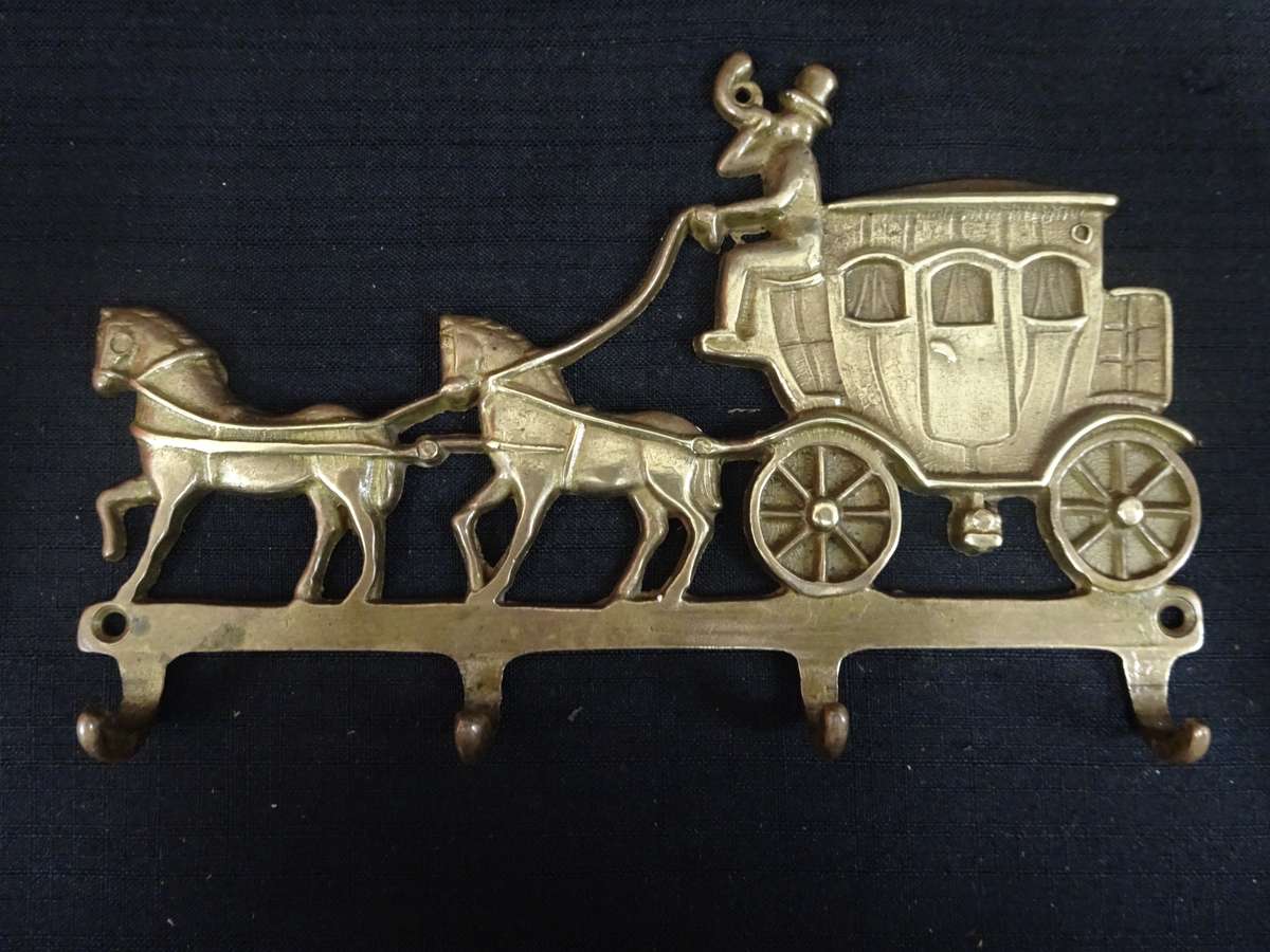 Stunning Vintage Solid Brass Horse & Carriage 4 Hook Wall Hanging Key Holder - Excellent Condition