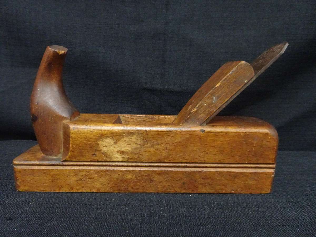 Vintage Continental Horned Smoothing Wood Working Plane - In Good Condition