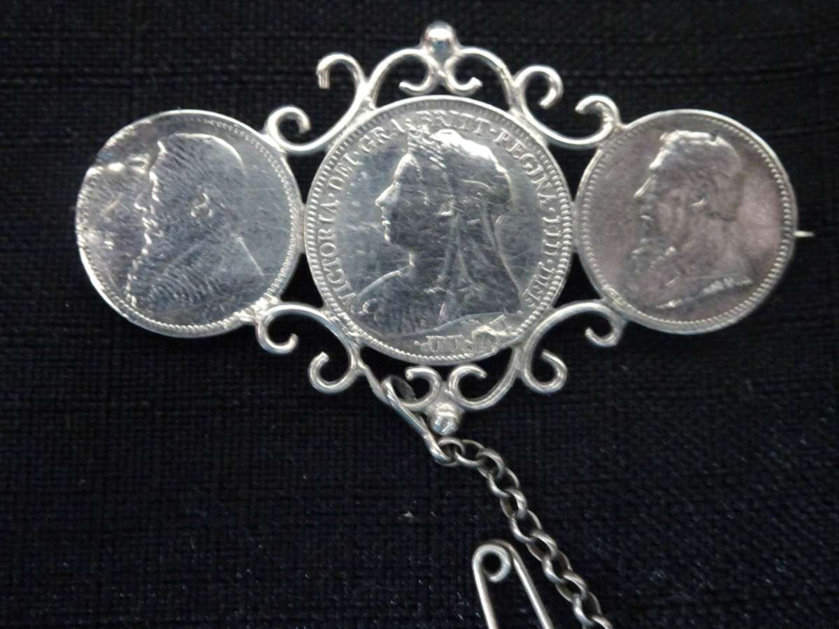 Stunning Silver POW Brooch With Two ZAR Coins,Three Pence 1896 And One British Six Pence 1897-9Grams