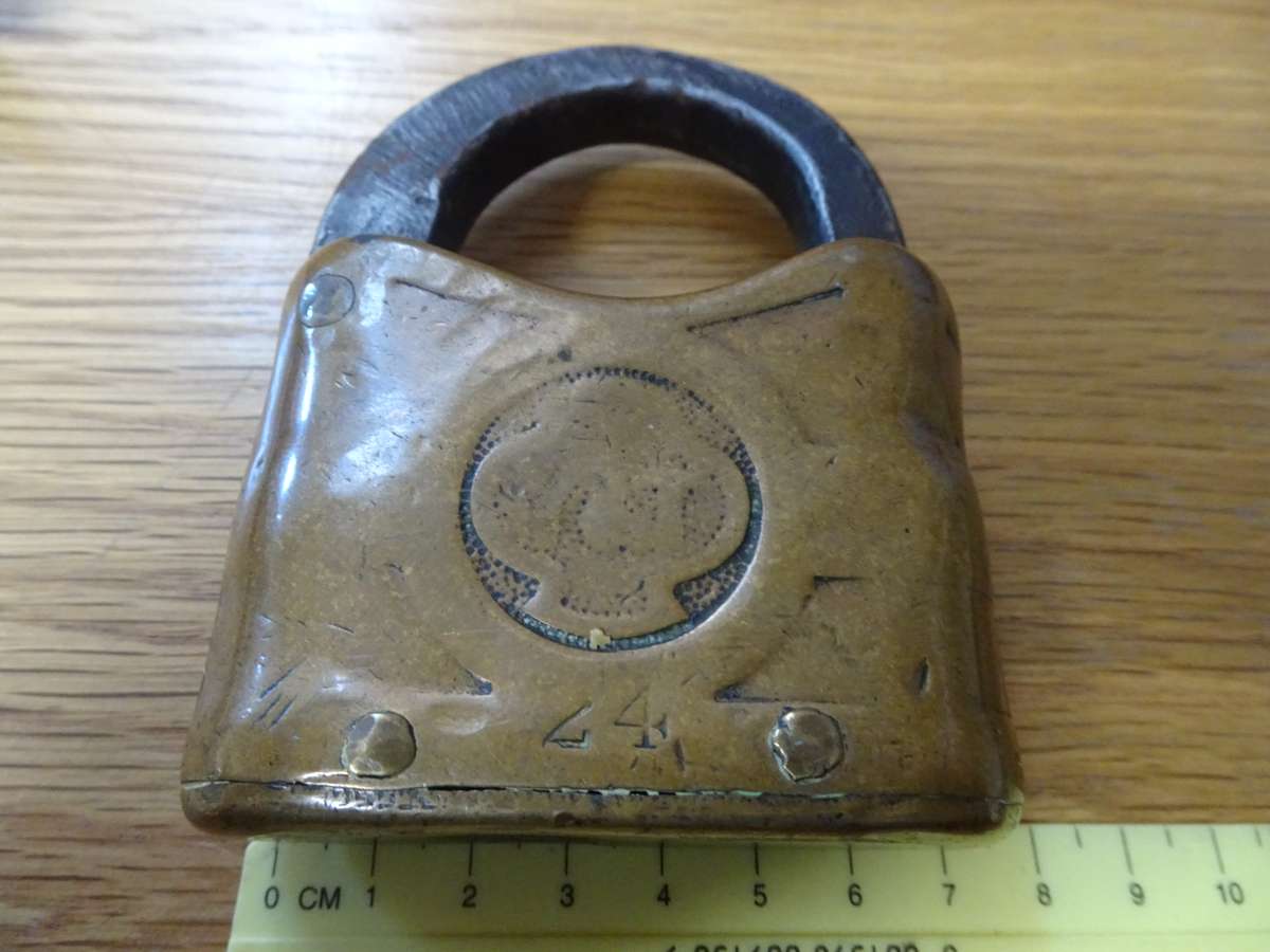 Very Stunning Antique Yale & Towne No.24 Brass And Metal Lock With Key - In Working Condition