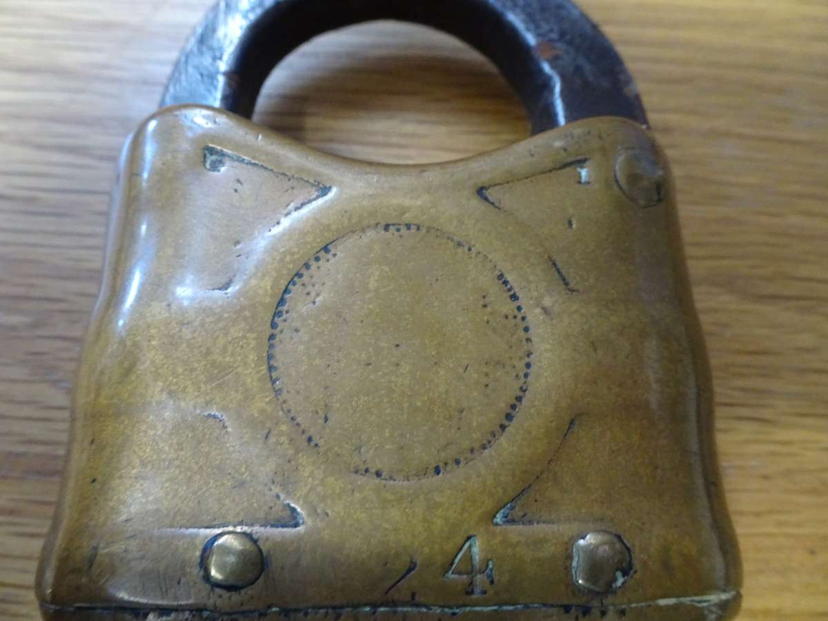 Very Stunning Antique Yale & Towne No.24 Brass And Metal Lock With Key - In Working Condition