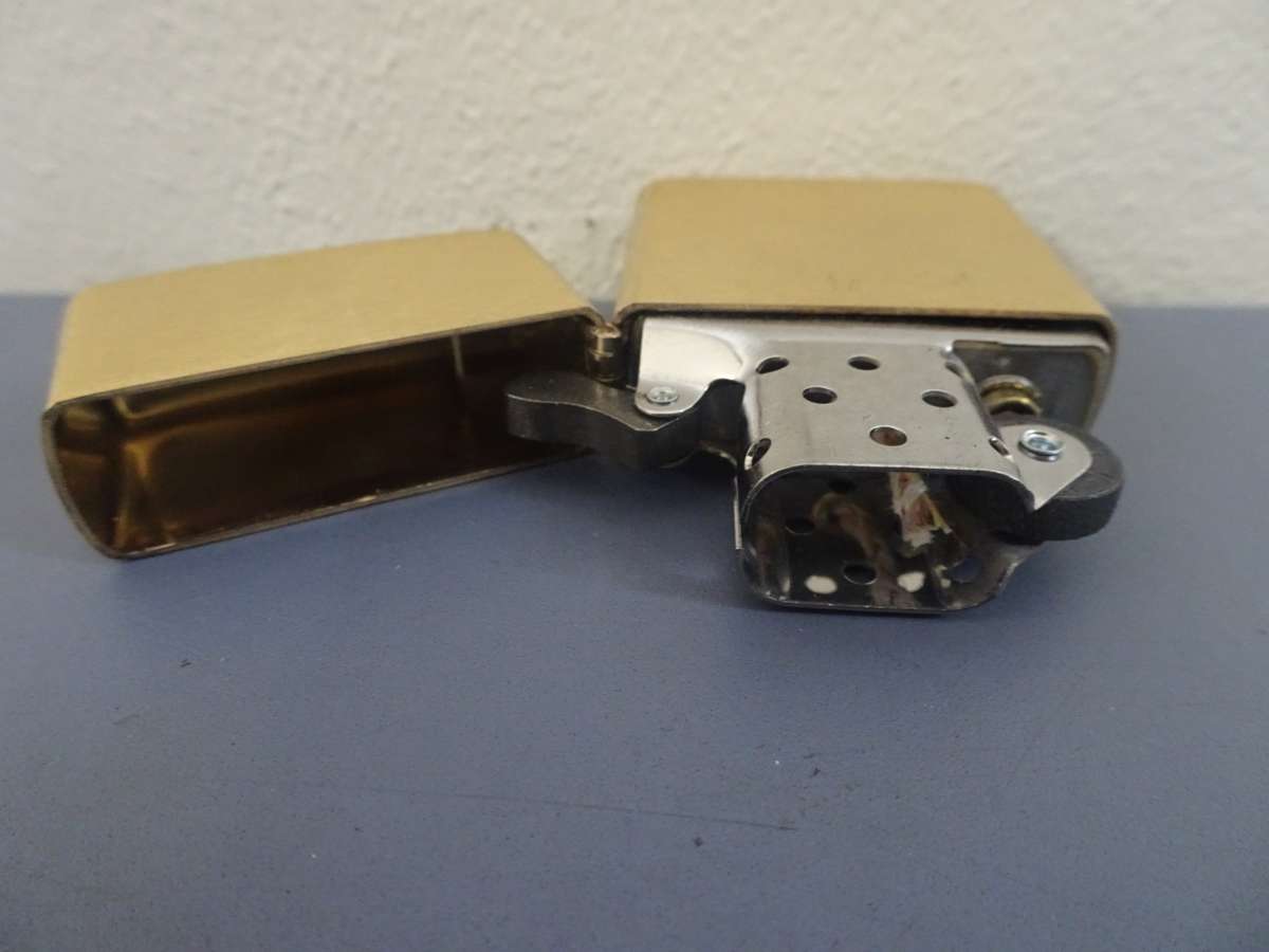 Stunning Genuine Zippo Lighter (Armor Case) - Bradford, PA. Made In U.S.A - In Original Box