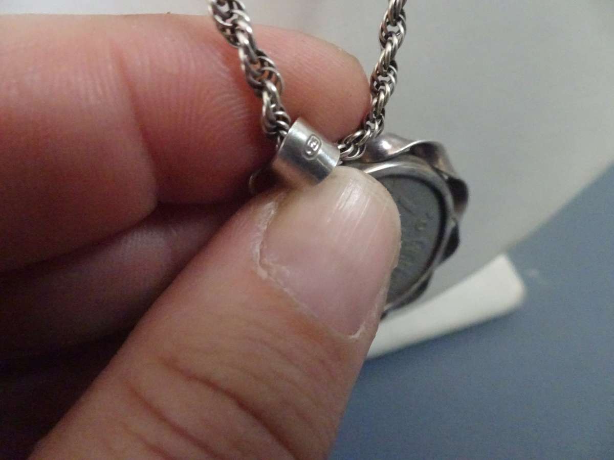 Stunning Silver (925) Rope Chain With 1977 Nederlands One Gulden Coin Silver Pendant-See Description