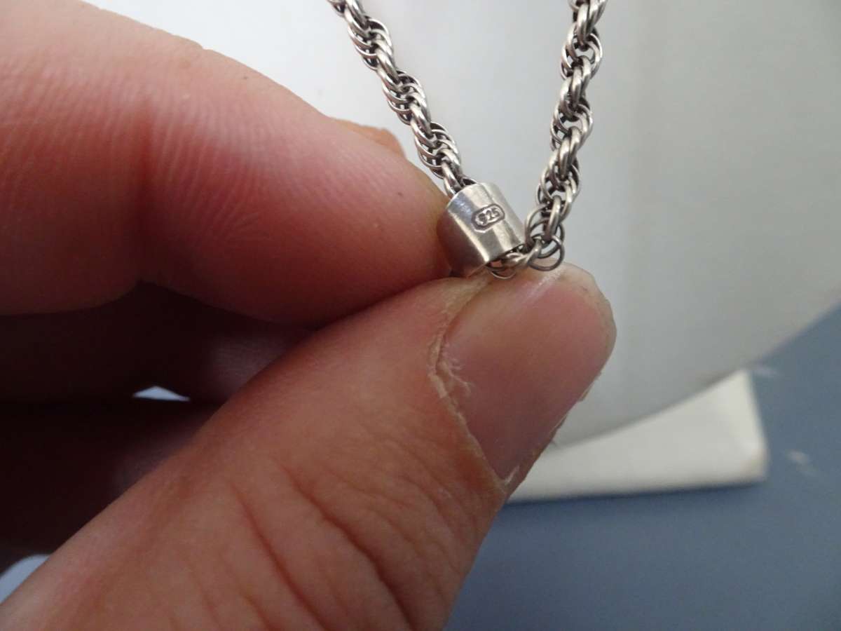 Stunning Silver (925) Rope Chain With 1977 Nederlands One Gulden Coin Silver Pendant-See Description