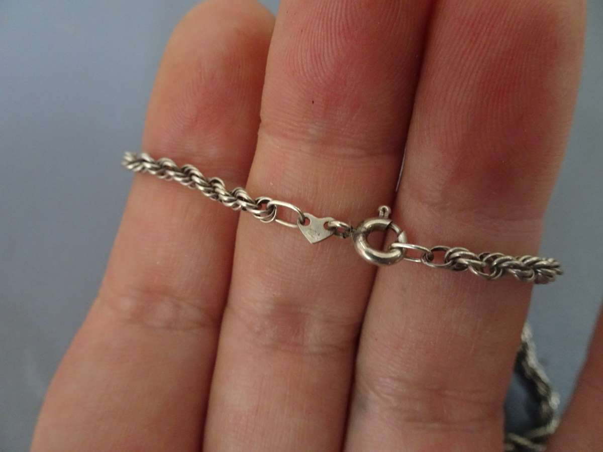 Stunning Silver (925) Rope Chain With 1977 Nederlands One Gulden Coin Silver Pendant-See Description