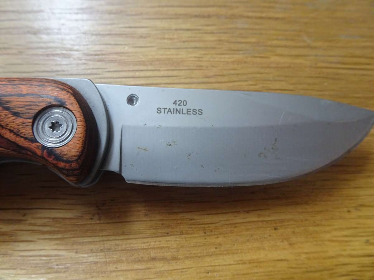 Stunning DOW Stainless 420 Fold Up Pocket Hunting Knife - In Good Condition