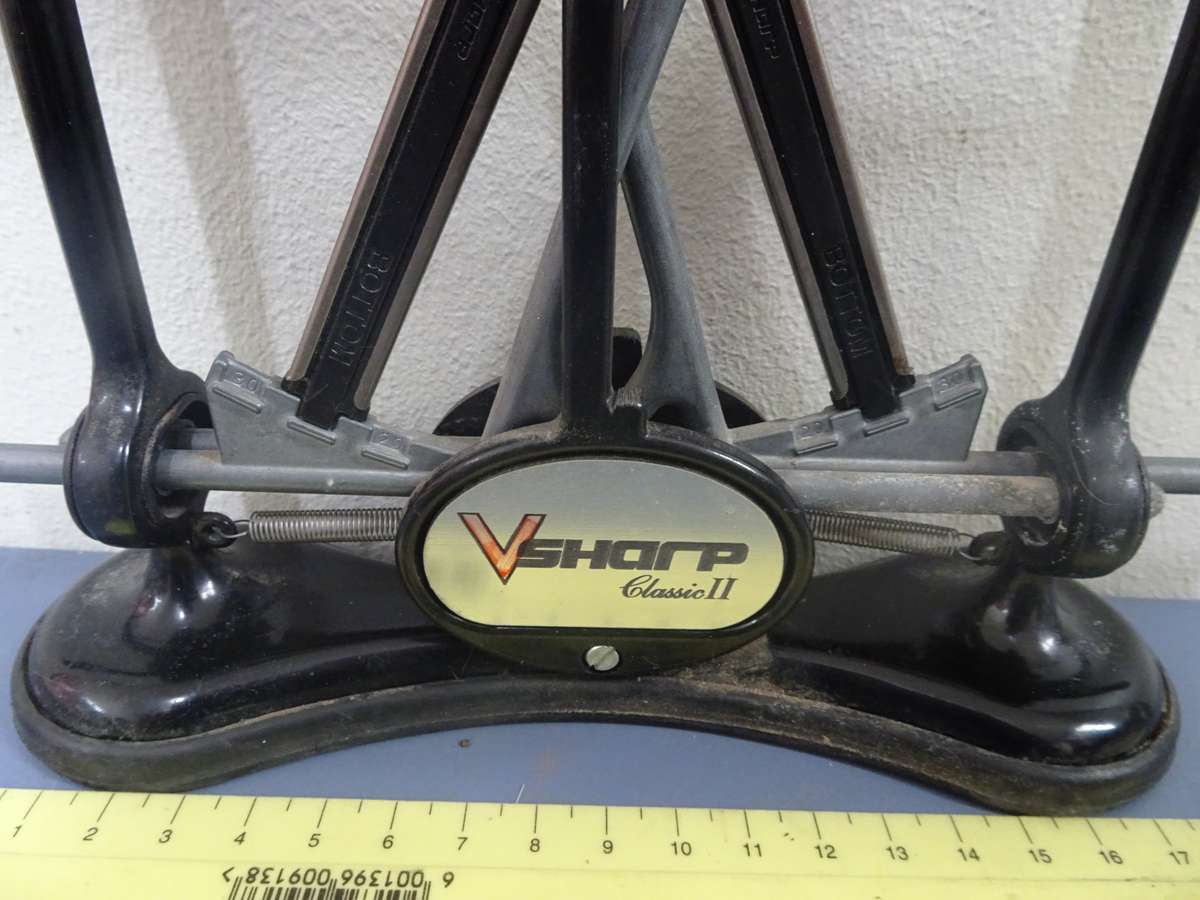 Stunning V-Sharp Classic II Elite Sharpener - Black - In Good Condition