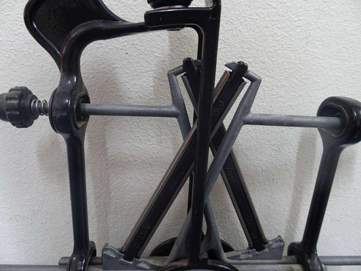 Stunning V-Sharp Classic II Elite Sharpener - Black - In Good Condition