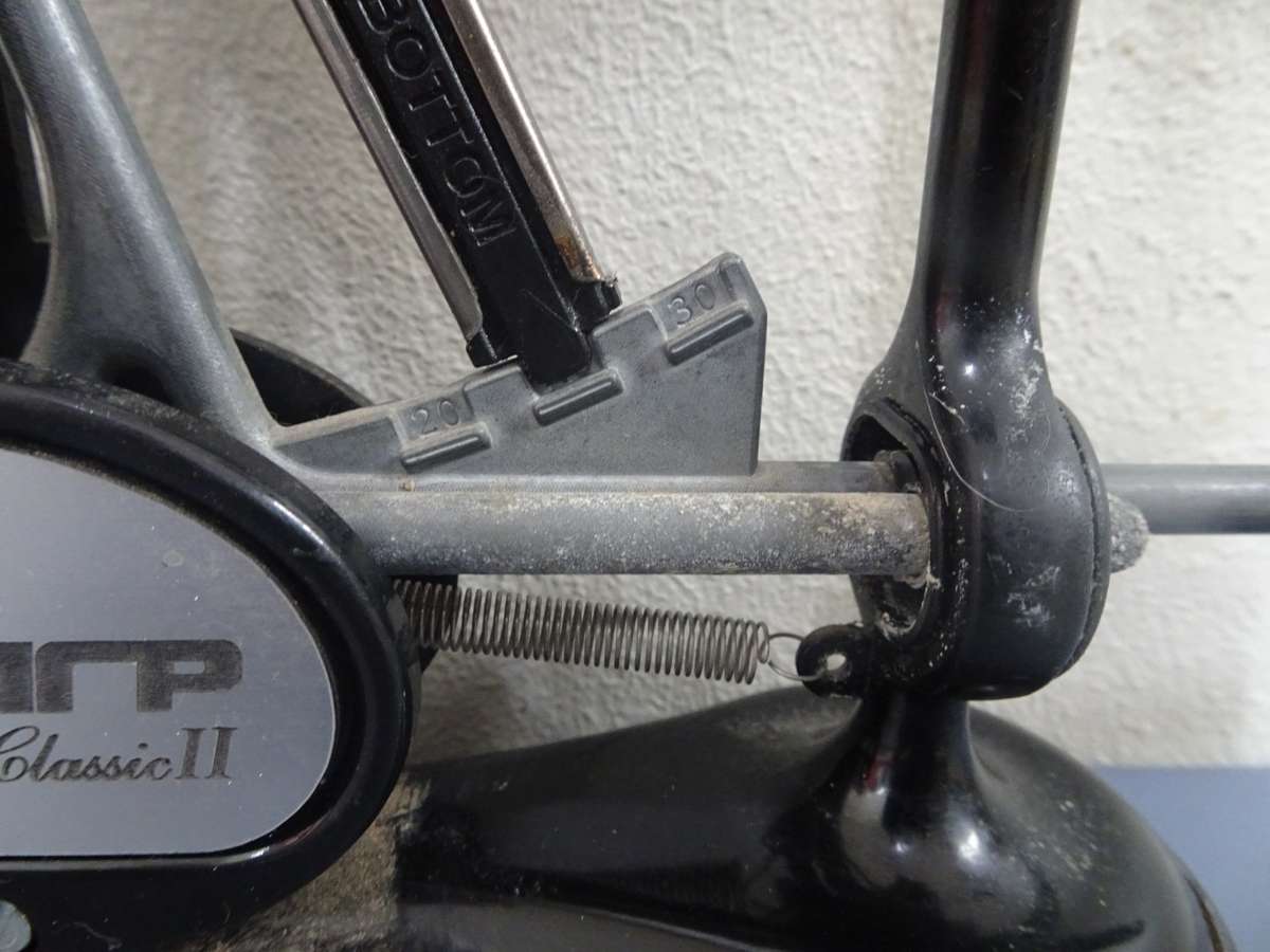 Stunning V-Sharp Classic II Elite Sharpener - Black - In Good Condition