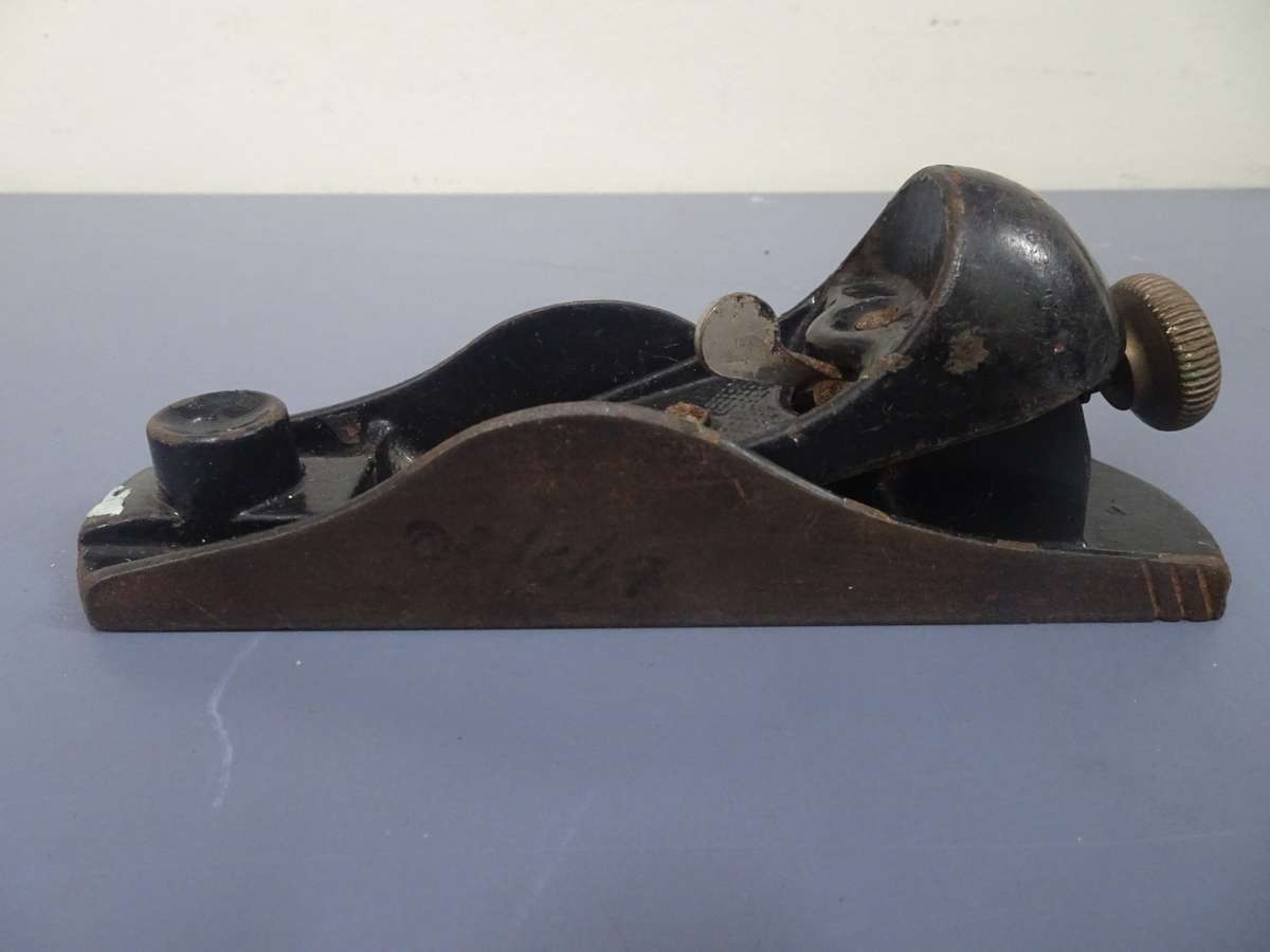 Stunning Vintage Block Plane With Adjustable Throat - In Good Condition