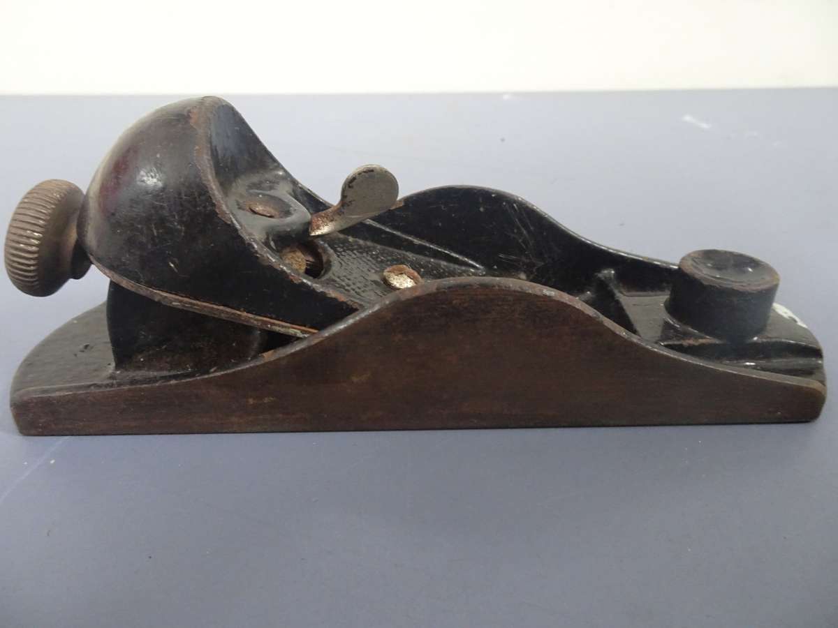Stunning Vintage Block Plane With Adjustable Throat - In Good Condition